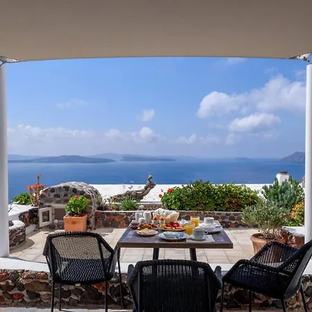 Strogili Aparthotel Oia (Santorini)